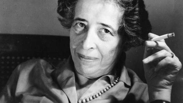 Die politische Theoretikerin und Publizistin Hannah Arendt 1963