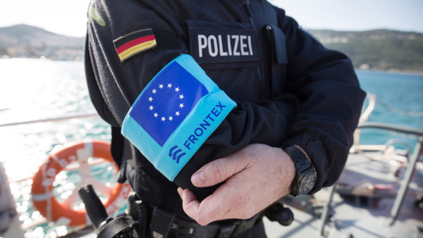 Ein Beamter der Bundespolizei See vor ein paar Jahren bei einem Frontex-Einsatz in Griechenland