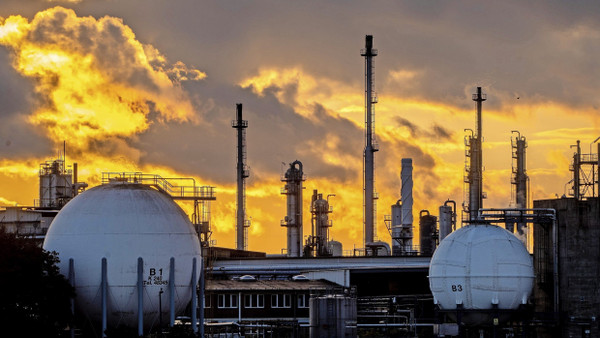 Wolken über dem Werk: BASF in Ludwigshafen