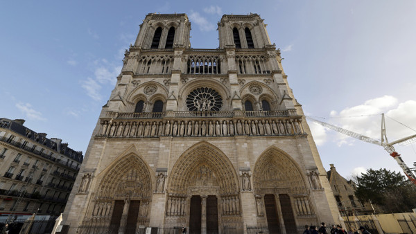 Die Kathedrale Notre Dame ist in Paris zu sehen.