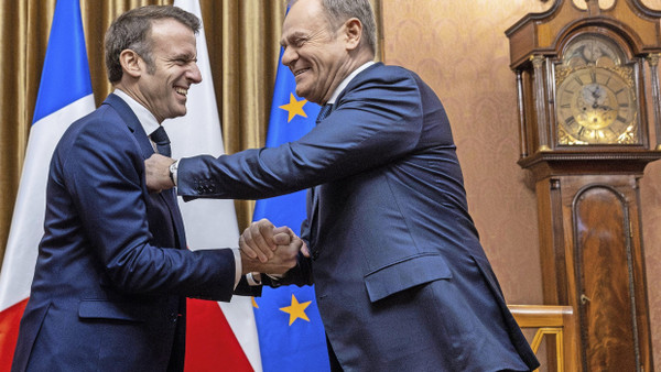 Herzliche Begegnung: Macron und Tusk am Donnerstag