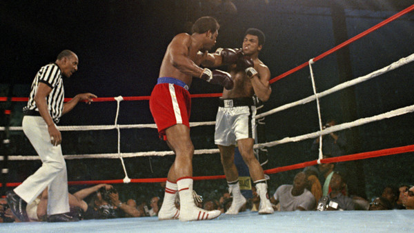 Am 30. Oktober 1974 steigt der sogenannte „Rumble in the Jungle“: Muhammad Ali (rechts) gegen George Foreman