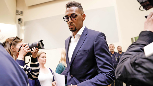 Zum dritten Mal im Landgericht München: Jérôme Boateng hat im Prozess um Körperverletzung die Vorwürfe gegen sich entschieden zurückgewiesen.