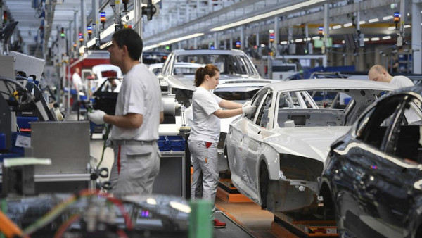 An der Börse zeigt sich längst: Die Autoindustrie befindet sich im Umbruch. 