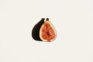 Picture of a fig that has been cut in half