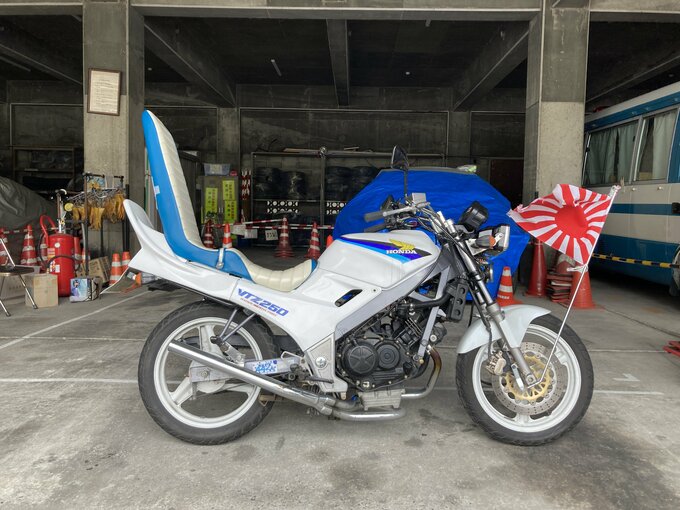 爆音バイクが車と接触 「信号は赤色だったと思う」 車の運転手がけが　バイク運転の少年(17)を逮捕　広島|TBS NEWS DIG