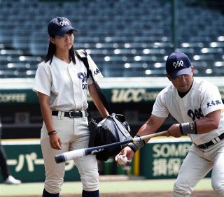 「眩しさ変わりません」8年前甲子園を沸かせた女子マネの水着ショットが大反響「絵になりますね」「昔も好きだけど今が一番好き」