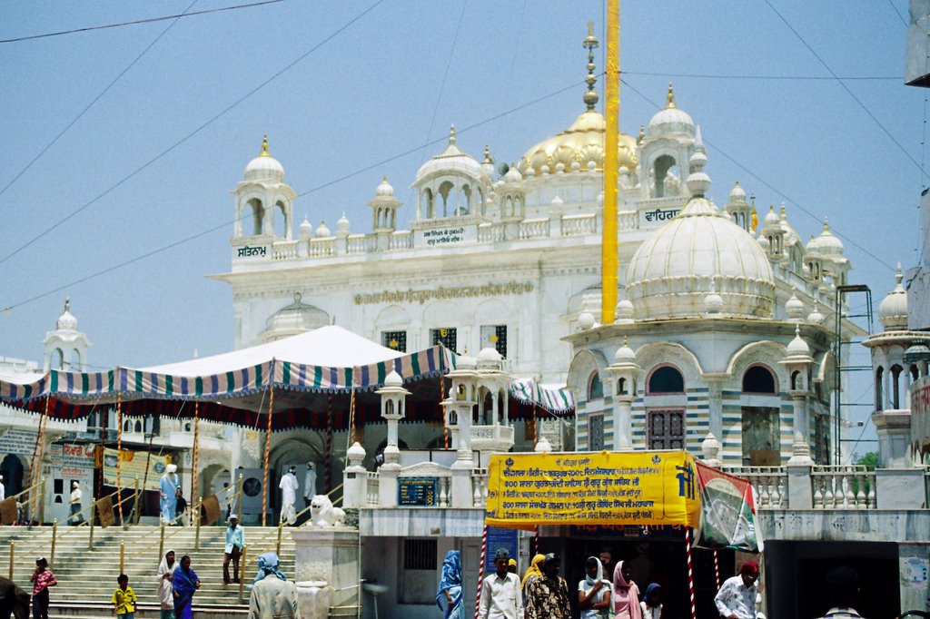 पंजाब वापस गए हजूर साहिब गुरुद्वारा के 8 तीर्थयात्री कोरोना पॉजिटिव, अलर्ट पर गुरुद्वारा