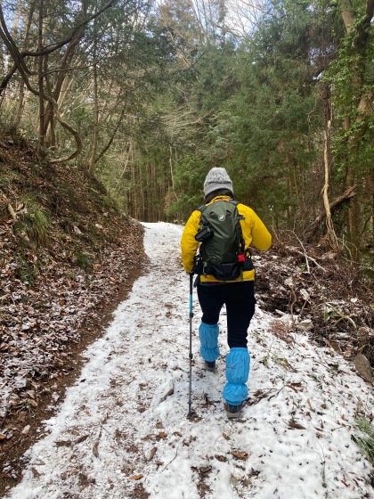 ご近所登山　なんちゃって雪山に 夫婦で 登ってきま～す！_c0261447_21332941.jpg