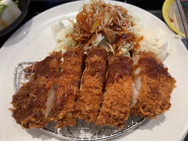 得朝チキンかつ定食_b0391788_11240053.jpeg