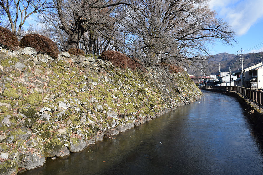 諏訪湖に浮かぶ高島城。　その１　＜本丸外周＞_e0158128_21075271.jpg