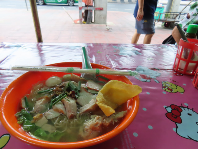 バンコク食い物図鑑【御用達店以外の外食編】_c0393255_14343806.jpg