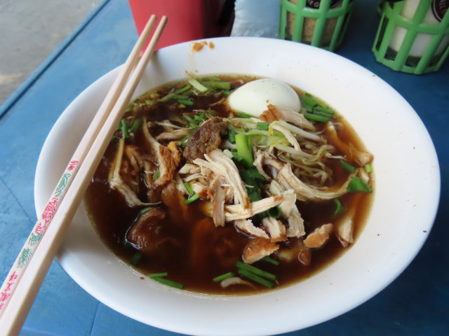 バンコク食い物図鑑【御用達店以外の外食編】_c0393255_14364411.jpg