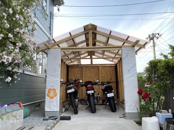 あの地震で傾いたバイク小屋　DIYでリニューアル！_c0261447_15063762.jpg