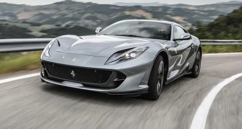  - Ferrari 812 Superfast 2017 [ESSAI VIDEO] : la meilleure GT du monde (Prix, fiche technique)