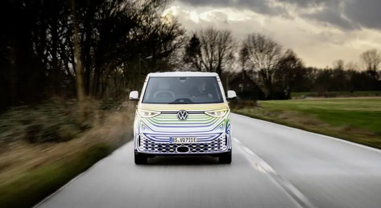 Essai Volkswagen ID. Buzz : on a essayé l'héritier électrique du Combi - <p><br data-mce-bogus=