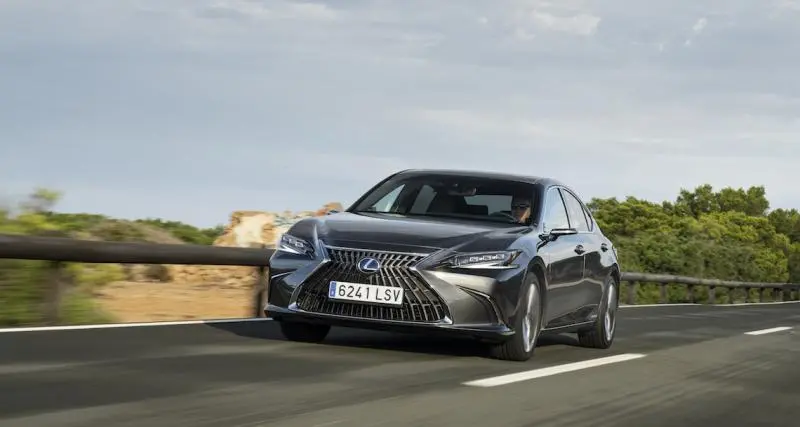  - Essai Lexus ES 300h : que vaut la grande berline hybride ?