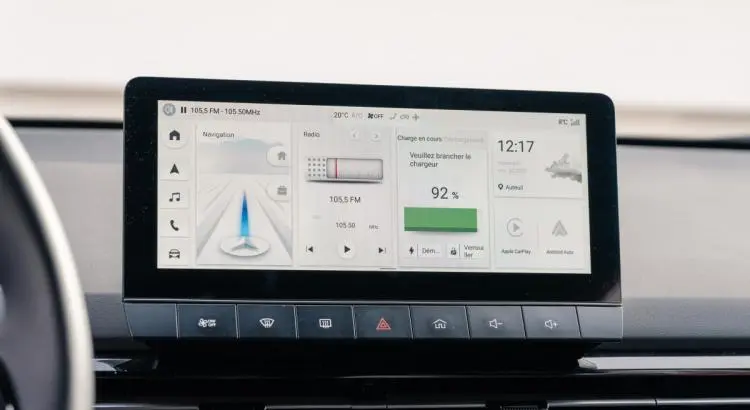 MG4 vs Renault Mégane E-Tech : Chine - France, match électrique - MG4 vs Renault Mégane E-Tech : Chine - France, match électrique