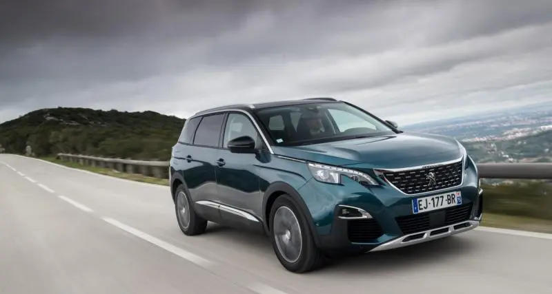  - 3 sièges enfant dans la voiture : focus sur le Peugeot 5008 en occasion