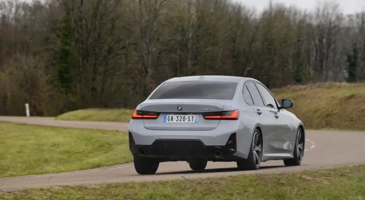 BMW 320e vs Peugeot 408 Hybrid 225 : jeu de plateformes - Photo : Fabrice Bolusset