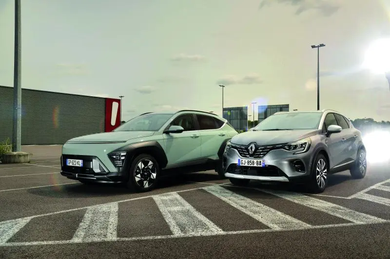 Hyundai Kona Hybrid vs Renault Captur E-Tech Hybride : la référence menacée ? - Hyundai Kona vs Renault Captur 2023