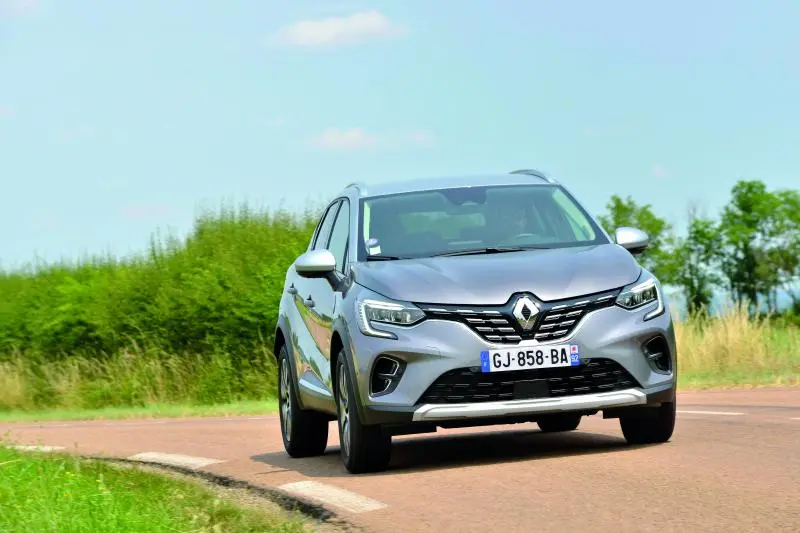 Hyundai Kona Hybrid vs Renault Captur E-Tech Hybride : la référence menacée ? - Hyundai Kona vs Renault Captur 2023