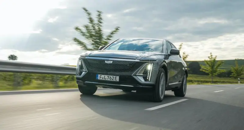  - Cadillac revient pour de bon en France avec un grand SUV électrique à plus de 80 000 €