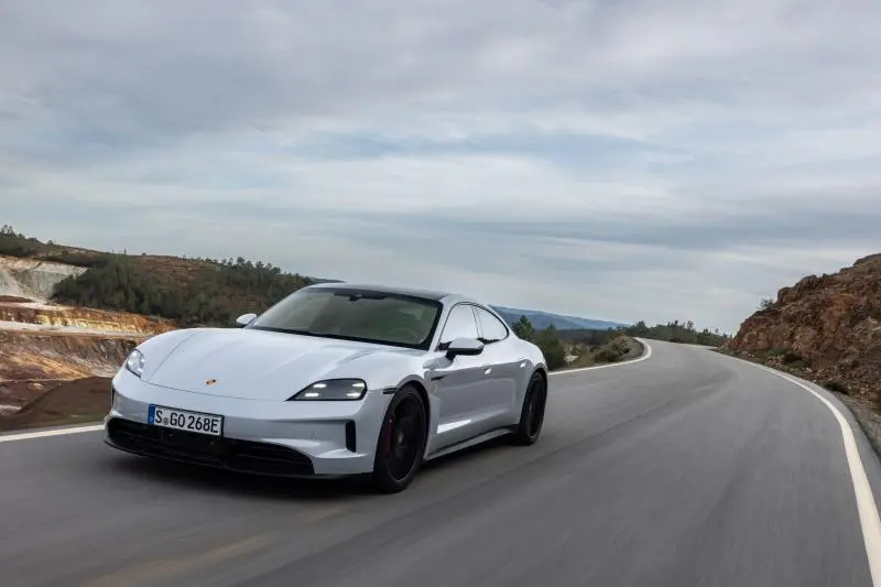 Essai Porsche Taycan 2024 : encore plus Porsche - Essai Porsche Taycan 2024