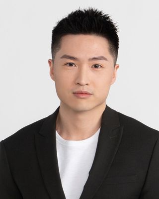 Photo of Laird Zhou, MA, Registered Psychotherapist (Qualifying)