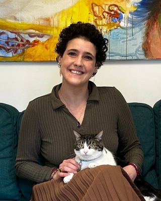 Photo of Julia Elstrodt, MA, GMBPsS, Psychotherapist