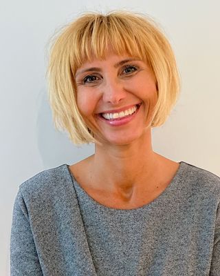 Photo of Dorota Hedzelek, PhD, RCC, CCC, Counsellor