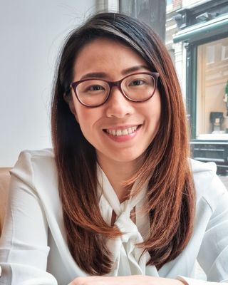 Photo of Dr Jinnie Ooi, CPsychol, Psychologist