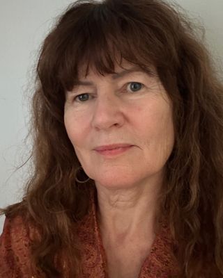 Photo of Fiona Giles, PhD, ACA-L1, Psychotherapist