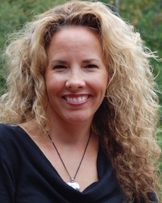 Photo of Becca Armstrong, CCHT, Registered Psychotherapist