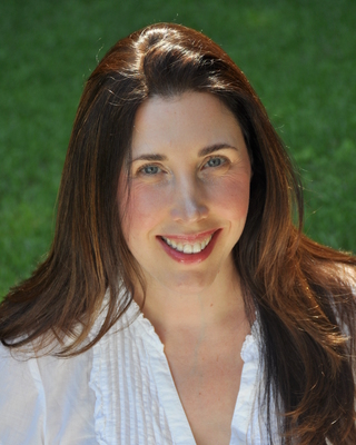 Photo of Ariel MacArran, LPC, Licensed Professional Counselor