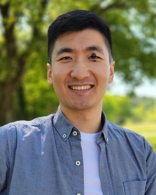 Photo of Simon Qi, RPh, RCC, Registered Psychotherapist