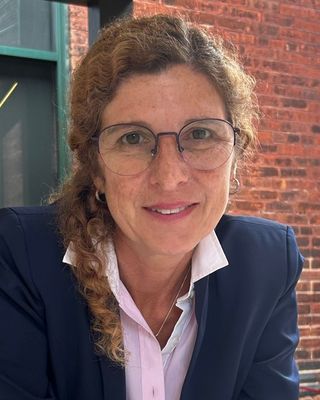 Photo of Marcela Cagnone, MBA, MSc, Registered Psychotherapist (Qualifying)