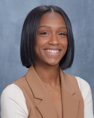 Photo of Chelsea Bey-Moon, MSW, Pre-Licensed Professional