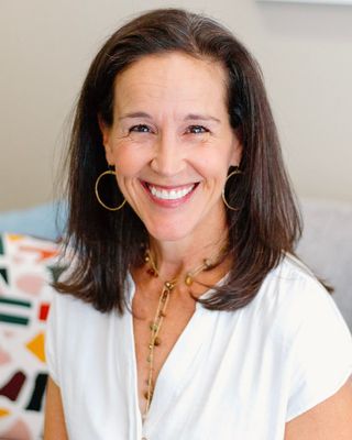 Photo of Elizabeth Jáuregui, MSW, LCSW, Clinical Social Work/Therapist