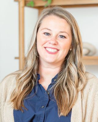 Photo of Hadley Veselak - Moxie Psychiatric Group, PMHNP, FNP-BC, Psychiatric Nurse Practitioner