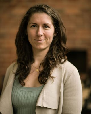 Photo of Rebecca Hirst, ACA-L2, Psychotherapist