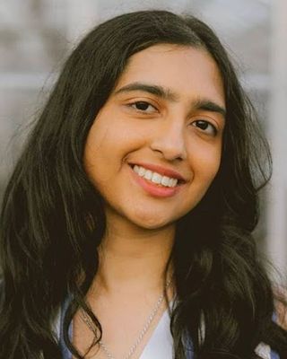 Photo of Simran Puri, Pre-Licensed Professional