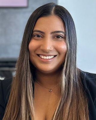 Photo of Ashna Suchak, MSW, RSW, Registered Social Worker