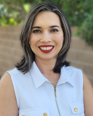 Photo of Dr. Elizabeth Metzger, DNP, PMHNP, PMH-C, Psychiatric Nurse Practitioner