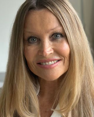 Photo of Tina Evans, MA, MBACP, Psychotherapist