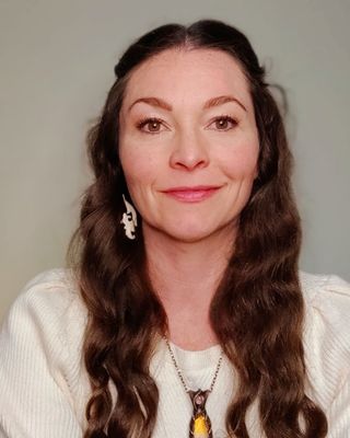 Photo of Vanessa Benedict The Trauma Alchemist, LMFT, Marriage & Family Therapist