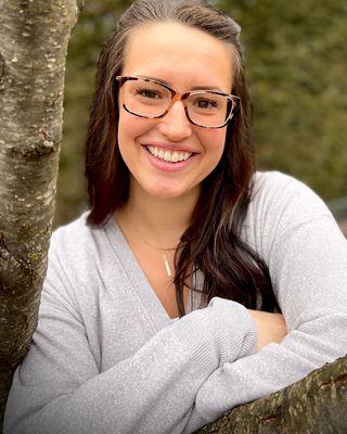 Photo of Kayla Varanelli, LCSW, Clinical Social Work/Therapist