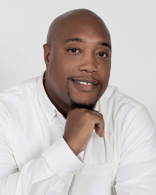 Photo of Reginald Magee, LCSW, Clinical Social Work/Therapist