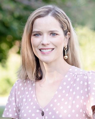 Photo of Dr. Sarah Nunes, PhD, RPsych, Psychologist