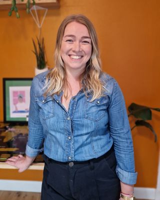 Photo of Karolina White - KWStherapy